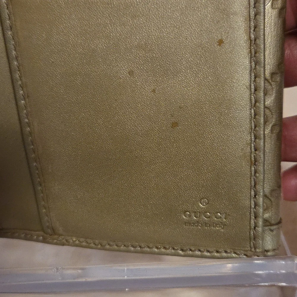 Gucci Gold‎ Embossed Women's Wallet - Picture 6 of 9